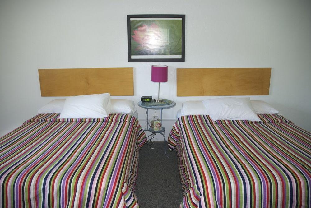 The Easterner Motel Southampton Extérieur photo